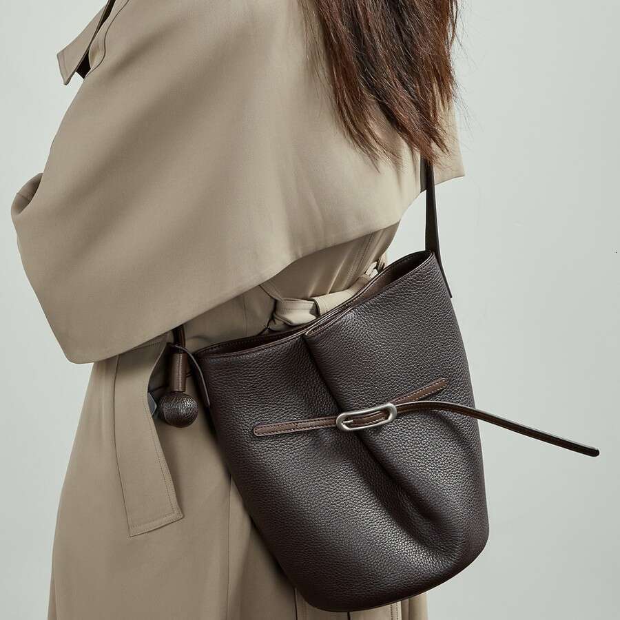 Fashion Top Layer Cowhide Bucket Niche Design Sense Simple Commuting Large Capacity Versatile Shoulder Genuine Leather Women S Bag High Quality Luxury