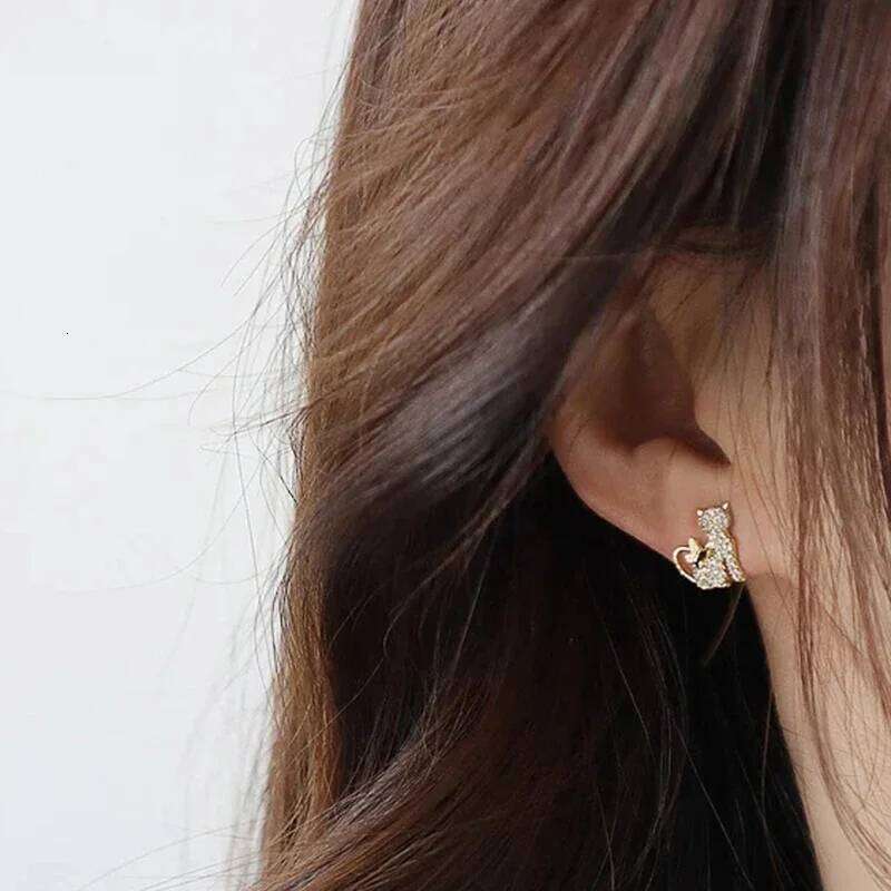 Huitan Dainty Cat with Butterfly Stud for Women Dazzling CZ Exquisite Female Earrings Party Trendy Jewelry 25H1226