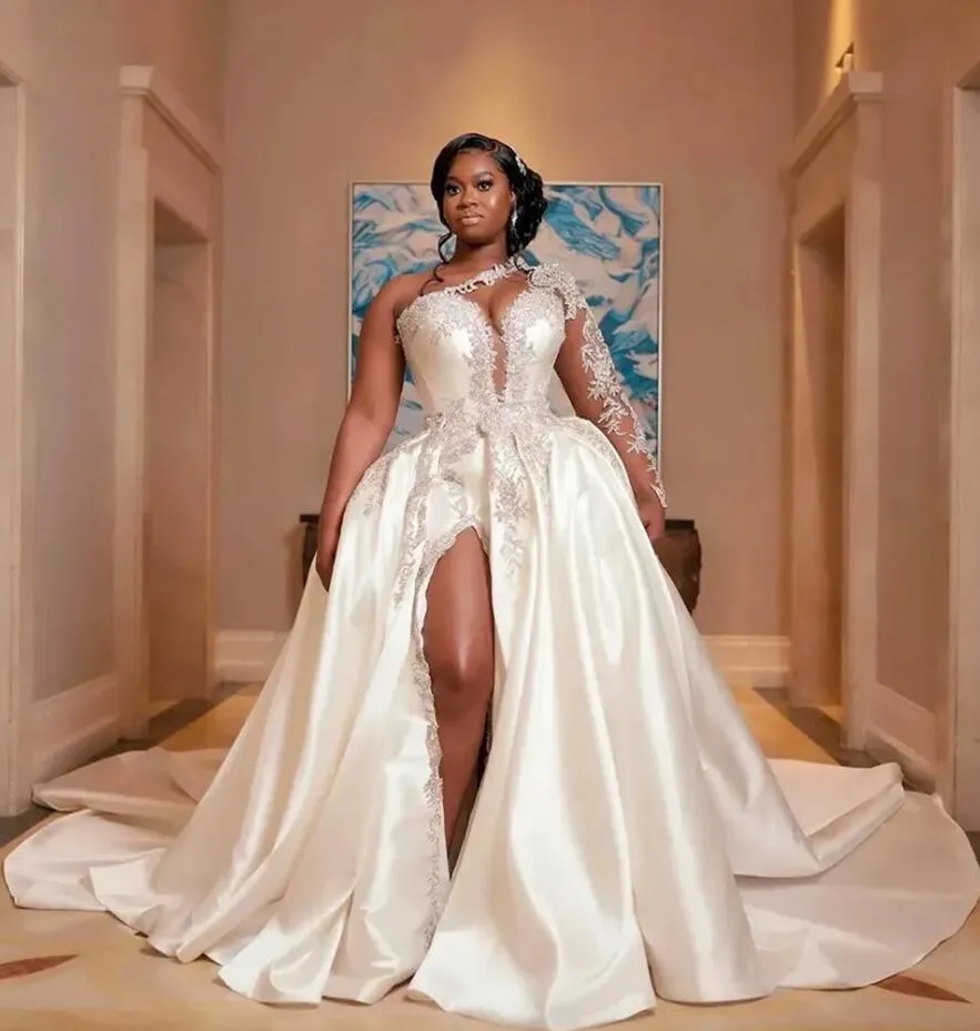 Luxurious Long Sleeves Wedding Dresses Beading Appliques Crystal Bridal Gowns Lace up Robe De Mariee Vestido De Noiva Customized