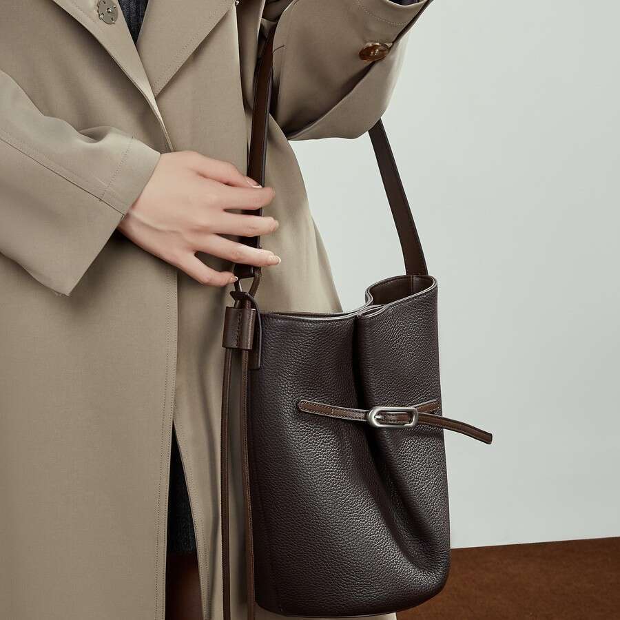 Fashion Top Layer Cowhide Bucket Niche Design Sense Simple Commuting Large Capacity Versatile Shoulder Genuine Leather Women S Bag High Quality Luxury