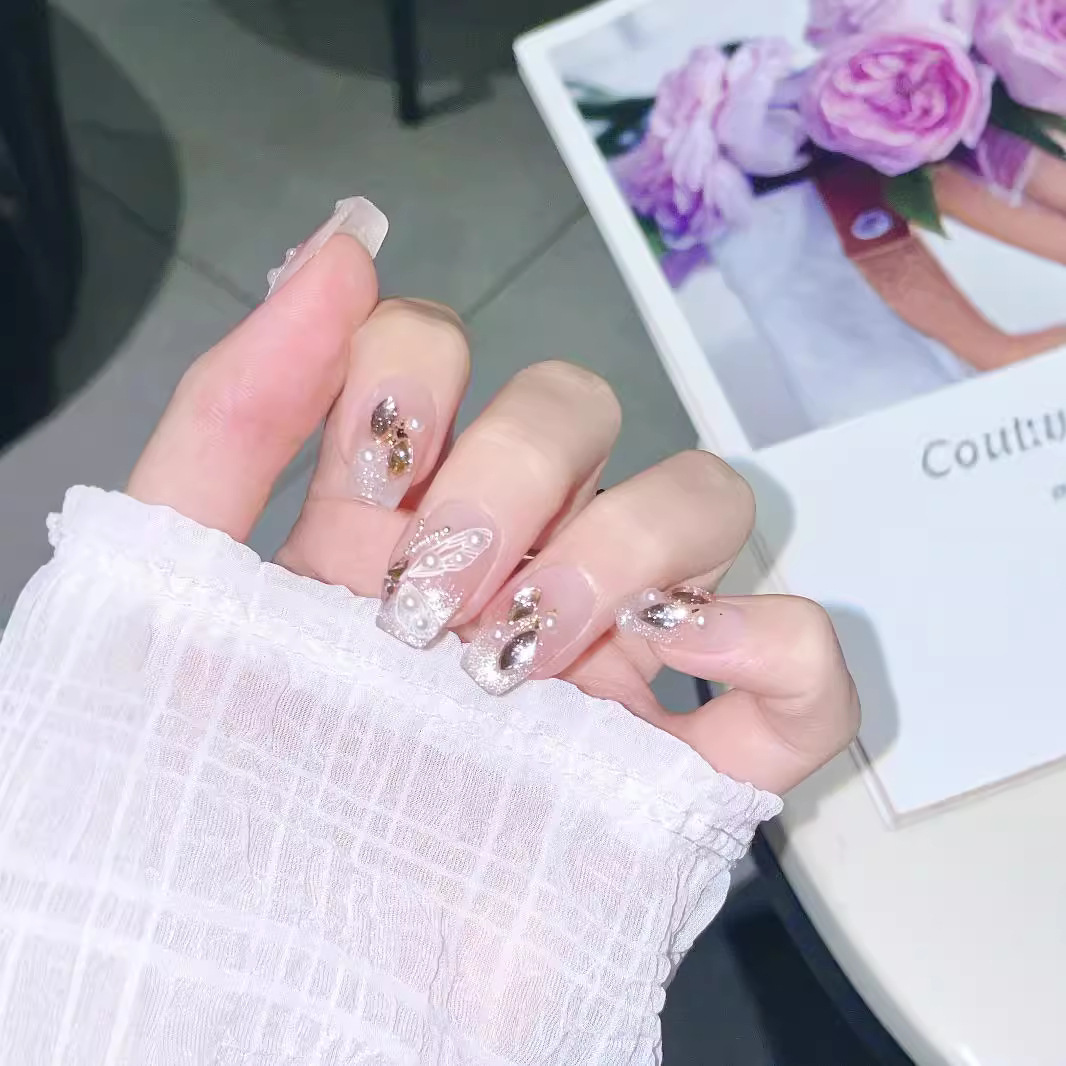 Elegant Full Coverage Artificial Diamonds Glitter Acrylic Nails for a Shiny Look