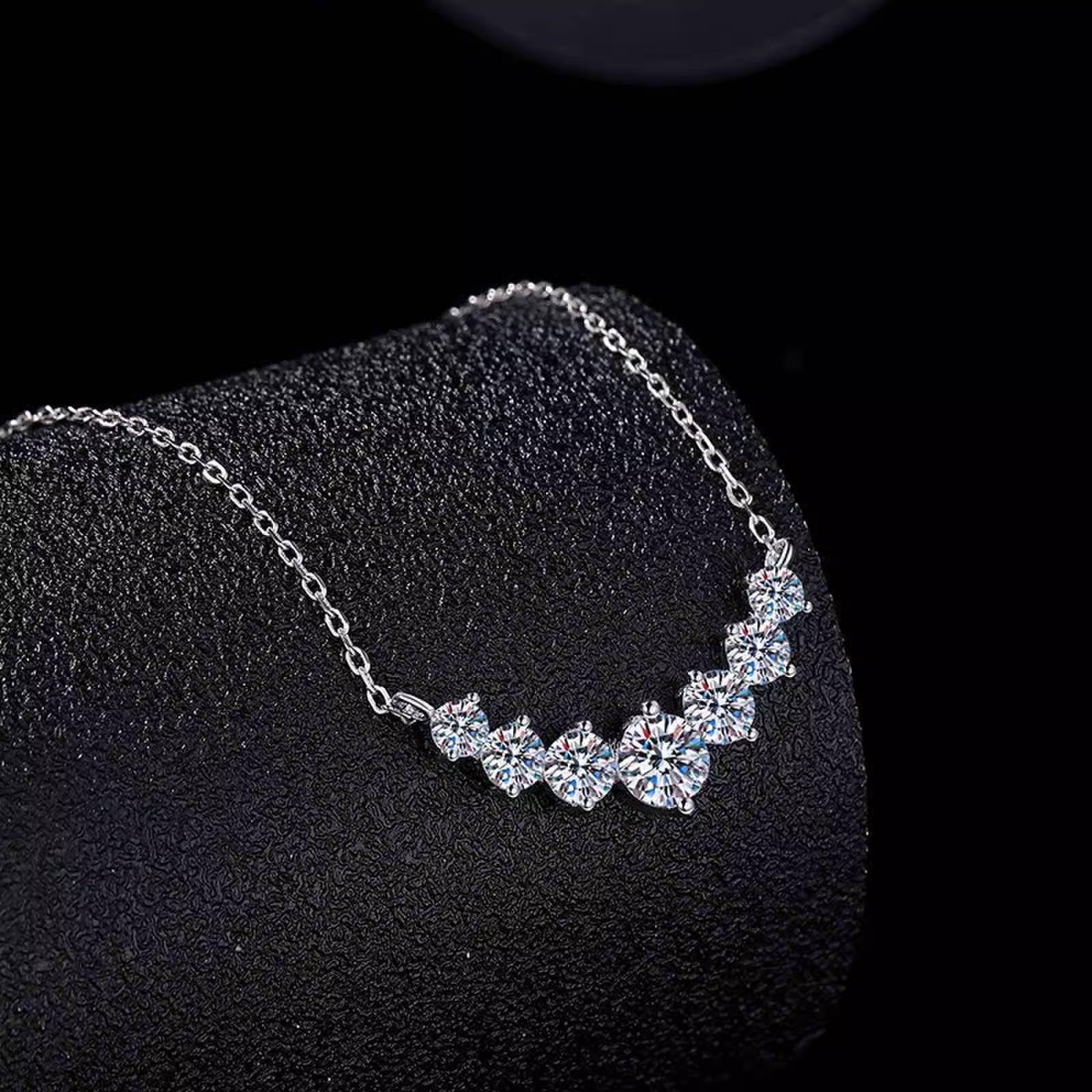 Minimalist Style Design Inlaid With Artificially Cultivated Diamond Necklace Accessories High End And Versatile Pendant Temperament Womens Collarbone 