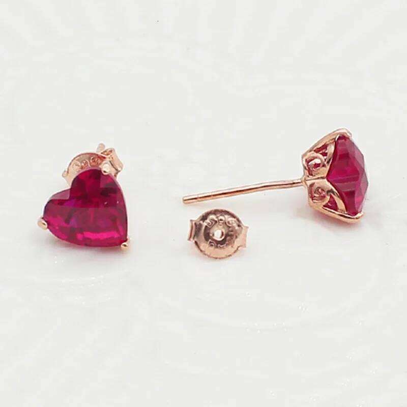 Light Luxury Romantic Heart Ruby Earings Stud Exquisite Classic Red Gemstone Earrings for Women Engagement Jewelry 25H1226