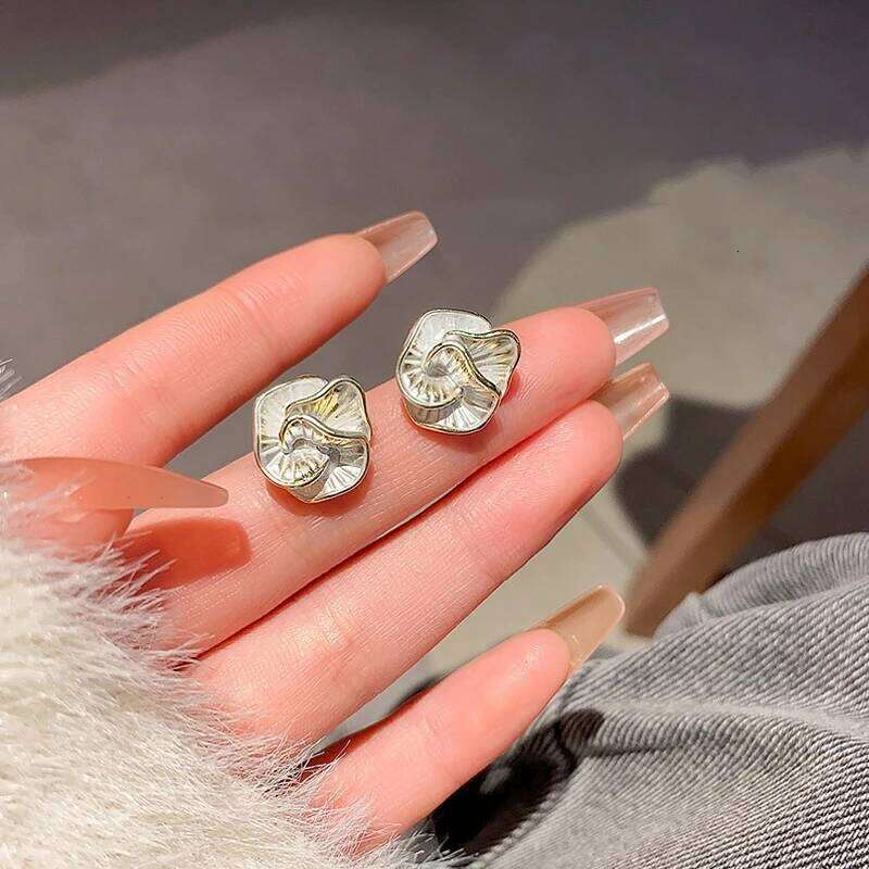 LATS Black Flower Stud for Women Folded Unique Design Enamel Multi-layers Floral Small Earrings Fashion Jewelry 25H1226