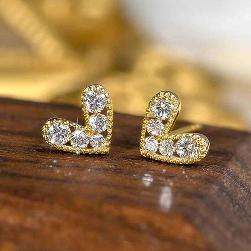 Huitan Shiny Heart Stud Earrings Female Fresh Style Gold Color Exquisite Love Accessory Trendy Simple Stylish Party Jewelry Hot 25H1226