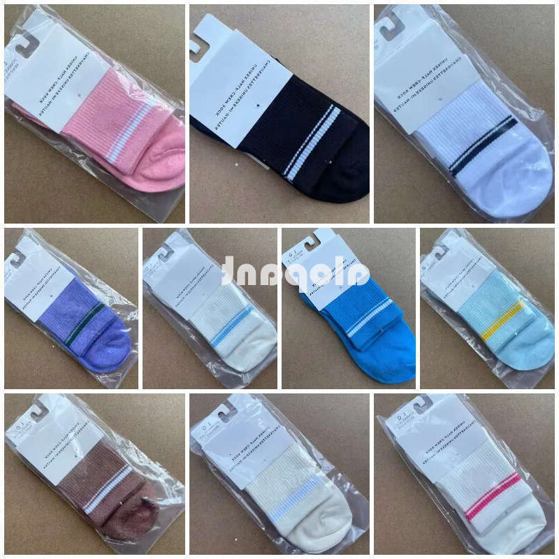 Women Yoga Alonessitys socks Casual Sports Cotton Stocking Pilates Alonessitys sets Fitness Unisex Black White Middle-Long Tube Alonessitys women clothes Socks
