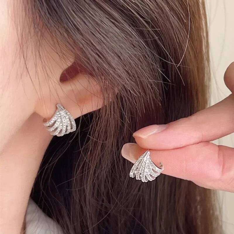 Huitan Elegant Claw Design Lady Stud Earrings for Wedding Party Charming Silver Color/Gold Color Accessories Trendy Chic Jewelry