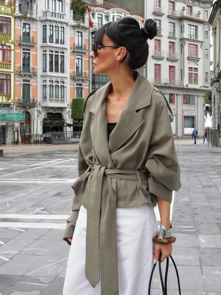 Lace Up Lapel Green Cropped Trench Coat Women Chic Full Sleeve Pocket Short Windbreaker Jacket Autumn Lady New Highstreet CoatsT251226
