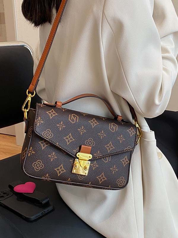 Designer 2025 new tote crossbody shoulder fashionable and high-quality handbag versatile bag essential fashion bags