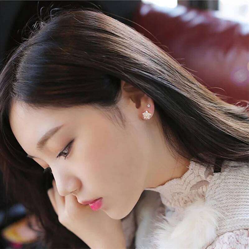 Exquisite Zircon Snowflake Stud Earrings for Women Shiny Rhinestone Crystal Flowers Earring Girl Party Christmas Jewelry Gifts 25H1226