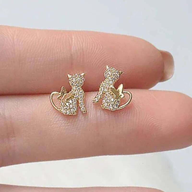 Huitan Dainty Cat with Butterfly Stud for Women Dazzling CZ Exquisite Female Earrings Party Trendy Jewelry 25H1226