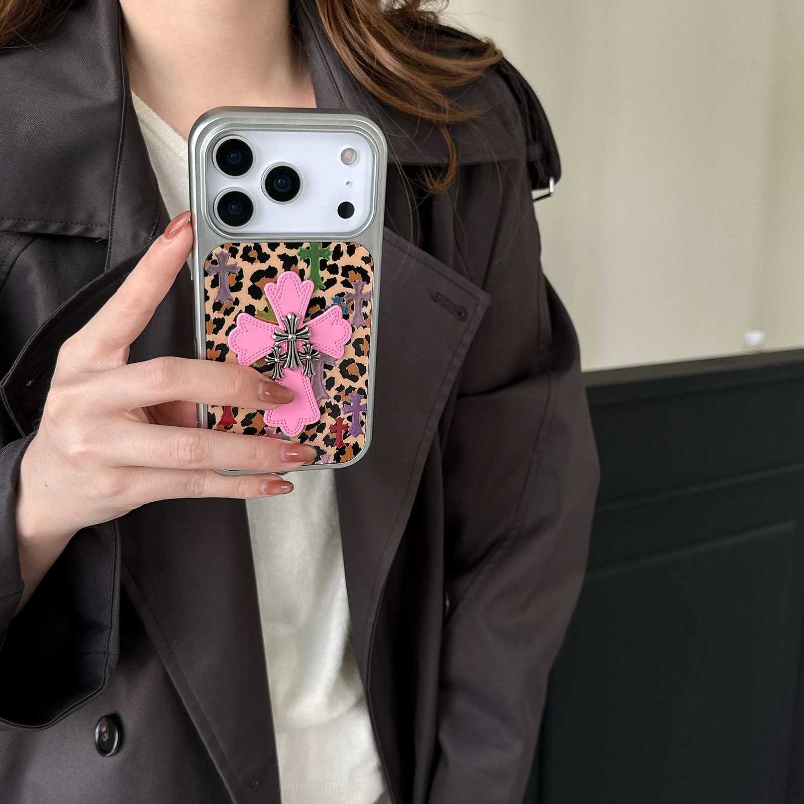 Silver-edged gold-plated leopard print Chre s phone case for iPhone 17 series Y251226