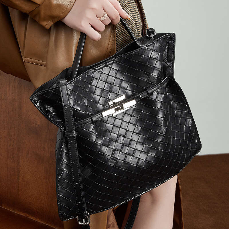 Luxury Shoulder Bags Totes Hobo Genuine Leather Woven New Women S Handbag Export Hot Sale Large Capacity Fashion Single Crossbody Bag Trendy