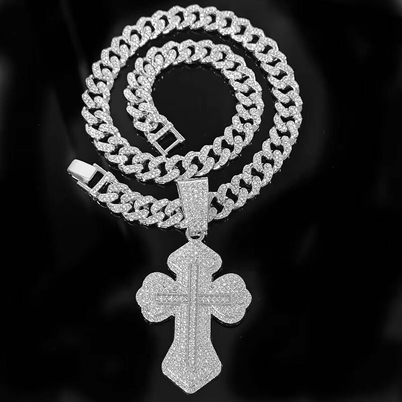 2026 Fashionable Minimalist Styles Fine Pendant Necklaces Sweatproof Compact Cherries Pendant Necklace Sweet Cute Jewelry for Women