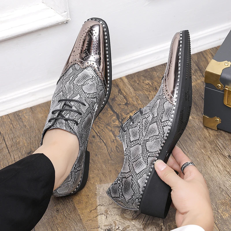 Fashionable Block Shoes Men Pointed Silver Gold Flower Lace Up Business Classic Printed Formal Shoes Men Shoes Size 38-46 251225