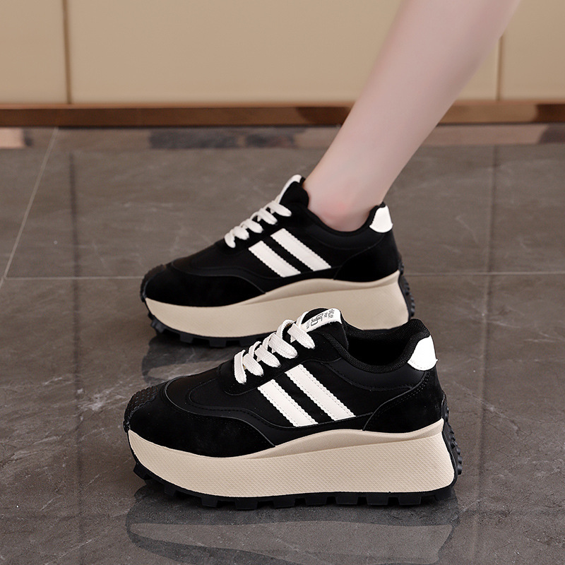 2025 Korean style designer fashionable thick soled white women's sports shoes