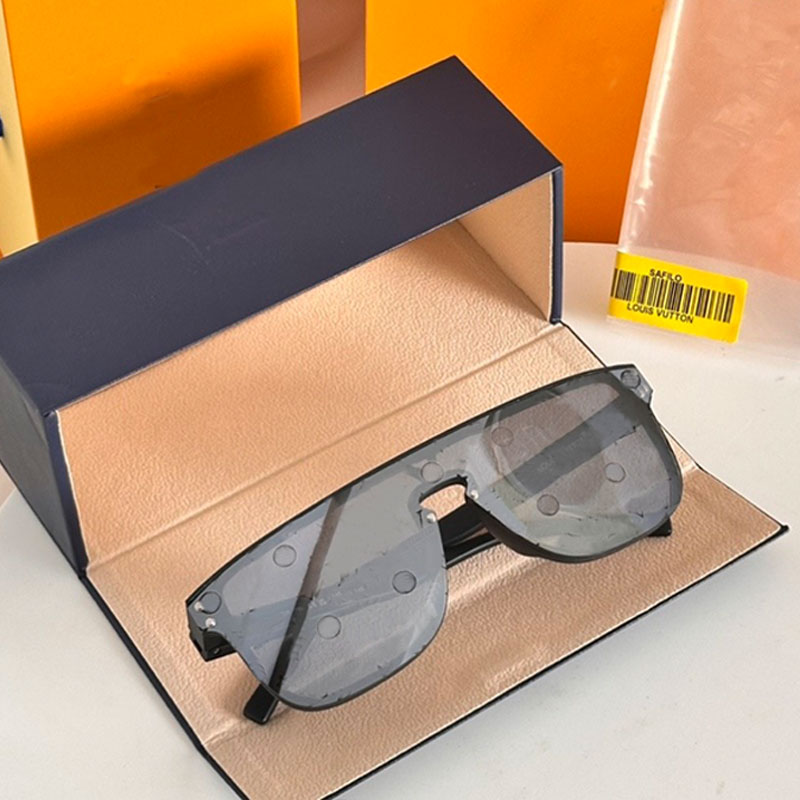 Fashion Designer Wo… - image