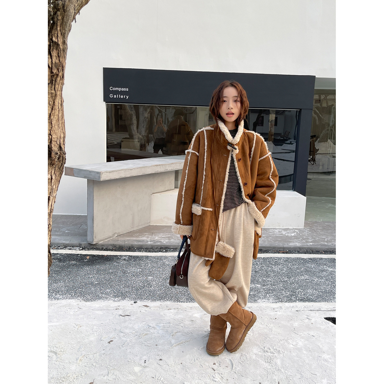 Womens Brown Plush Jacket Elegant Tassels Teddy Neck Spliced Coats Loose Long Sleeve Coat Autumn Winter Lady Official Outerwear 240914