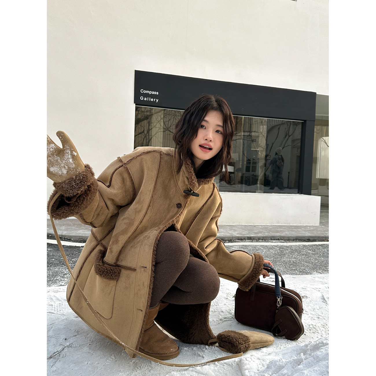 Womens Brown Plush Jacket Elegant Tassels Teddy Neck Spliced Coats Loose Long Sleeve Coat Autumn Winter Lady Official Outerwear 240914