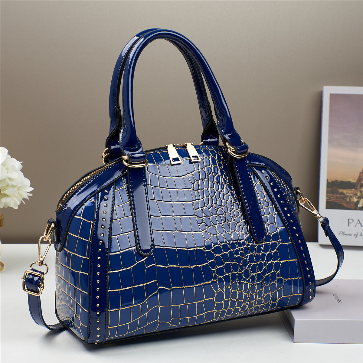 Free Shipping Designer 2025 Handbag Shoulder Crossbody Trendy Bag Women's stylish textured single-shoulder glossy crossbody bag