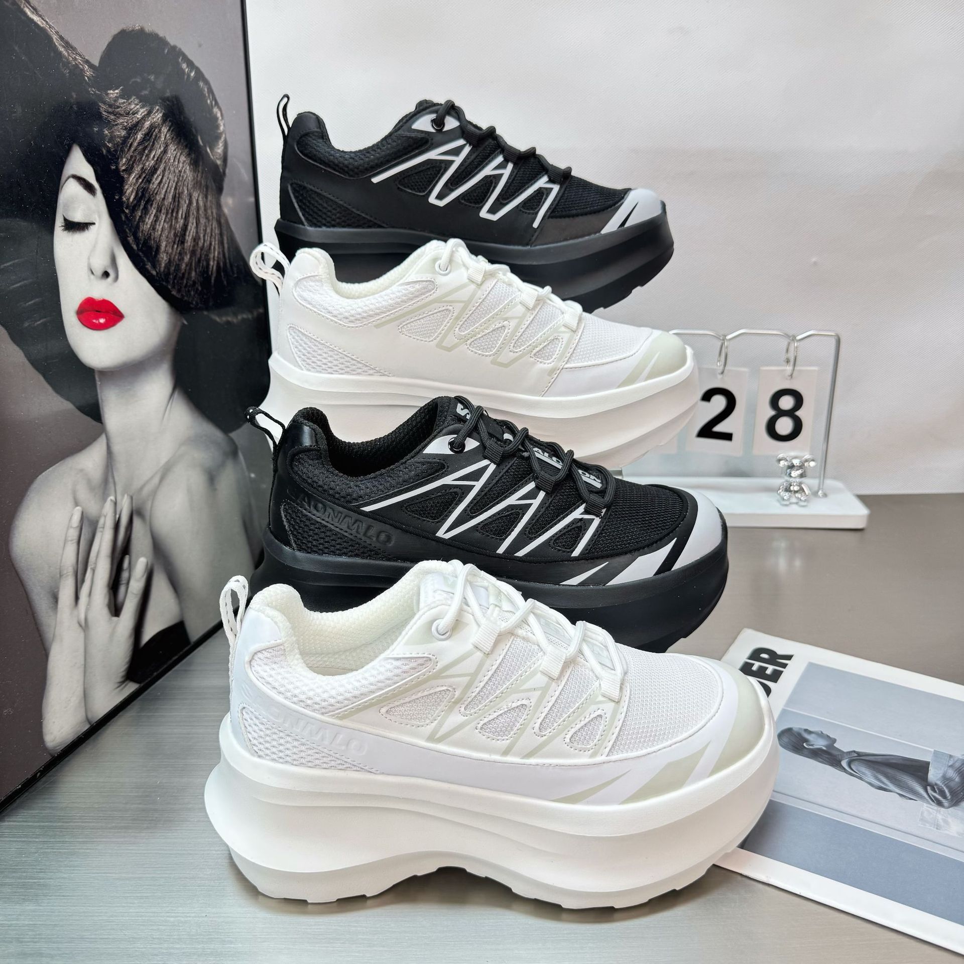 2025 Designer Fashion New Breathable Mesh Casual Women's Shoes Thick soled Tall White Sports Shoes