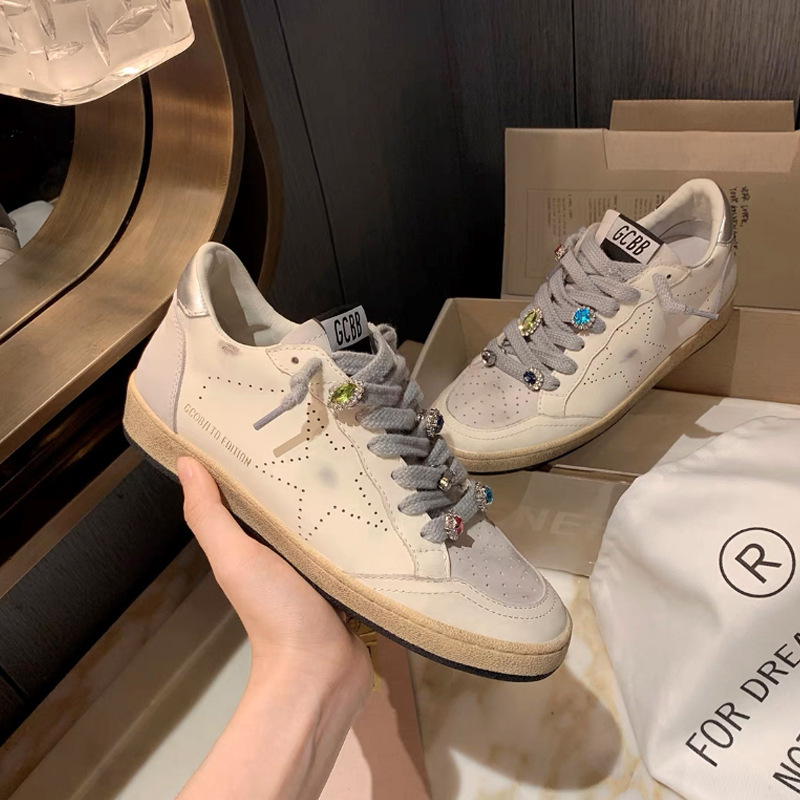 2025 designer fashion retro color blocked sports shoes, flat shoes, colorful rhinestone white shoes