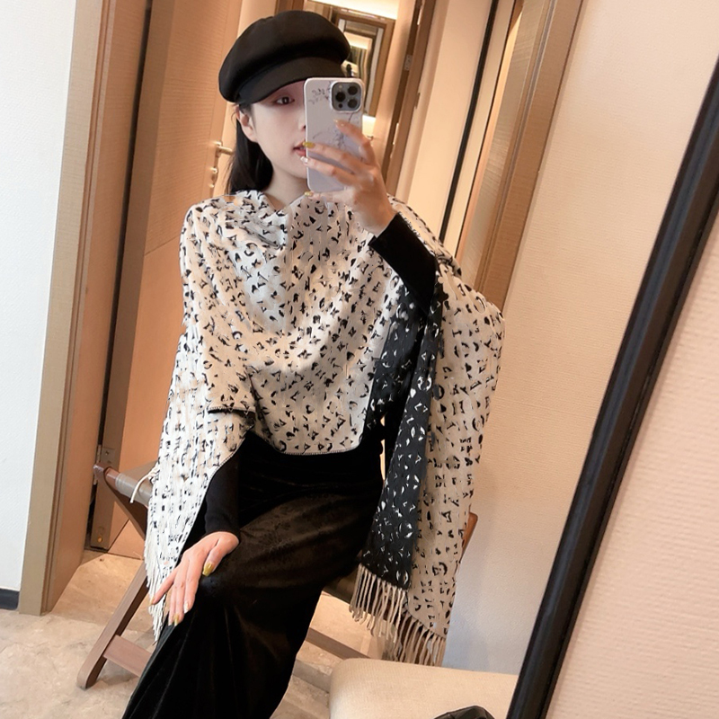 Designer Scarves Ne… - image