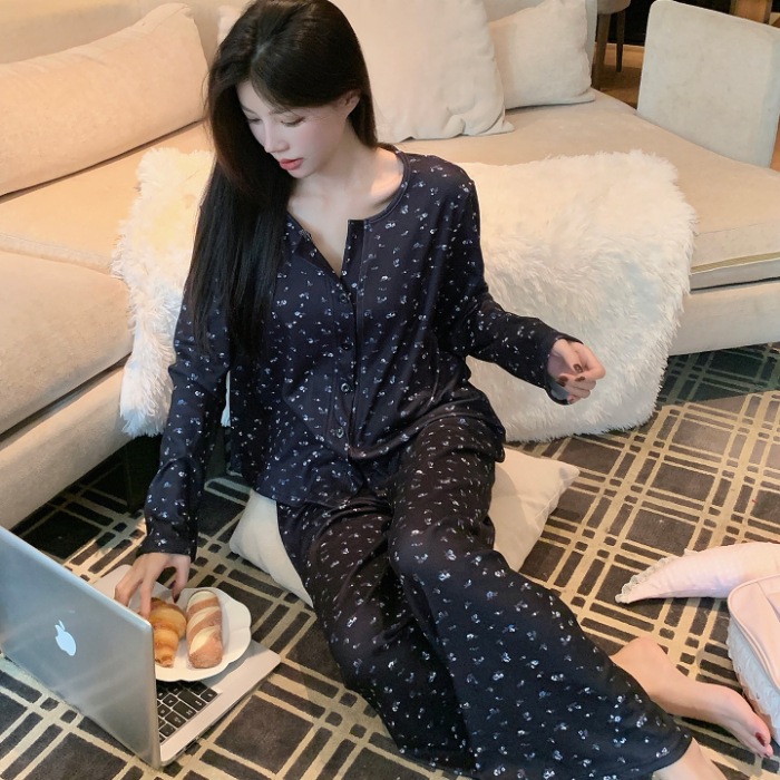 B1269-Chic Ladies' Coordination Garment - Soft V-neck Cardigan Top Paired with Sleek Harem Leggings