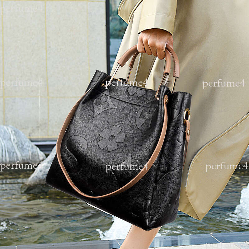 Handbag Cross-Border New Style for Women High-End Large Capacity Tote Fashion Embossed Commuter Mother-Daughter Bucket Bag