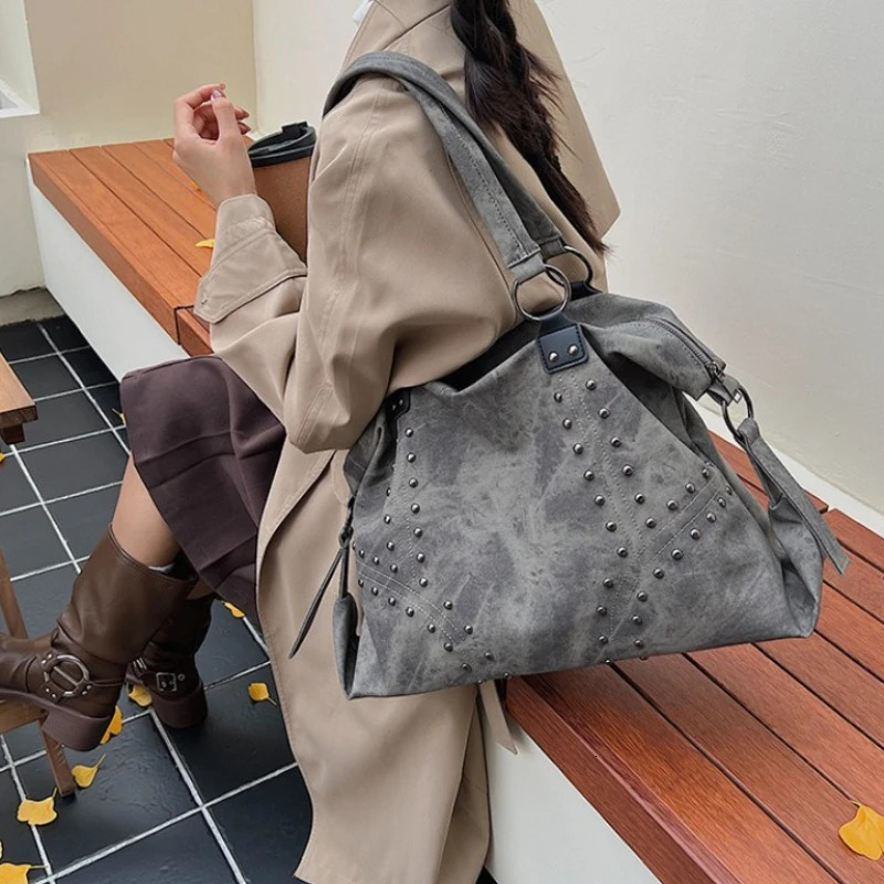 Womens Autumn/Winter Retro Shoulder Bag with Riveted Sequins Handbag Multi Functional Large Capacity Travel Tote Bag 251223