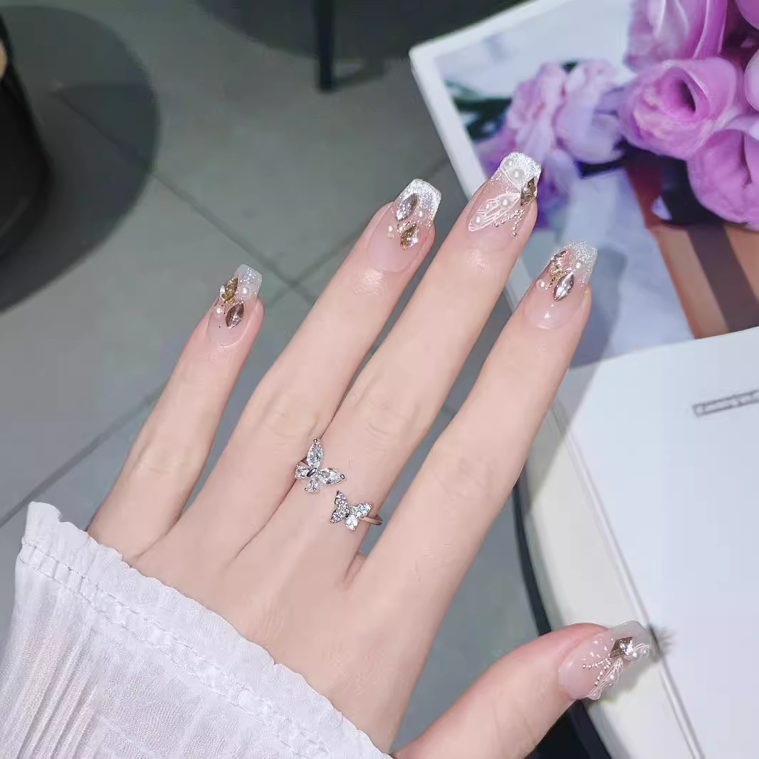 Elegant Full Coverage Artificial Diamonds Glitter Acrylic Nails for a Shiny Look