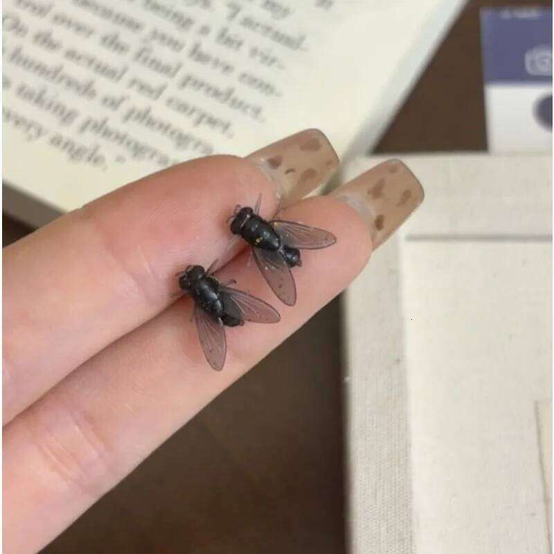 Creative Abstract Flies for Women Funny Simulation Stud Earrings Party Jewelry Friends Gift 25H1226