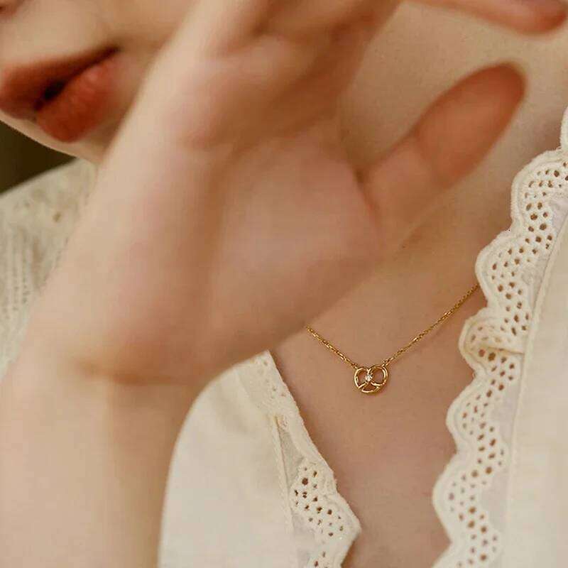 Huitan Chic Design Female Love Necklace Gold Color O Chain Exquisite Neck Accessories for Women Daily Fashion Versatile Jewelry