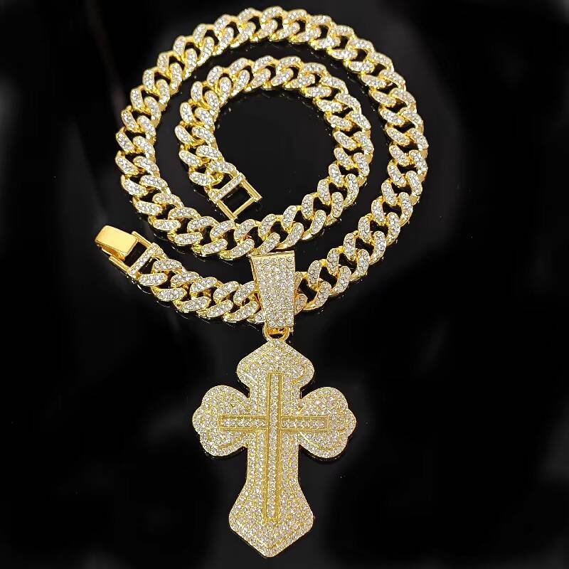 2026 Fashionable Minimalist Styles Fine Pendant Necklaces Sweatproof Compact Cherries Pendant Necklace Sweet Cute Jewelry for Women