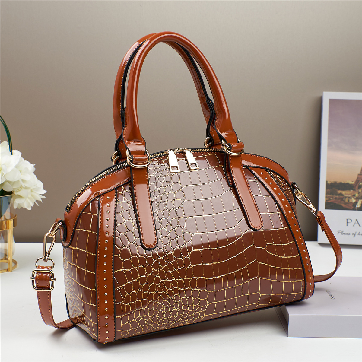Free Shipping Designer 2025 Handbag Shoulder Crossbody Trendy Bag Women's stylish textured single-shoulder glossy crossbody bag