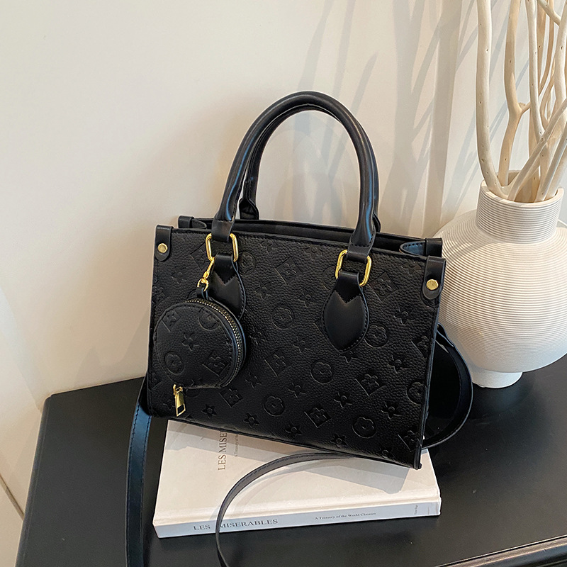 Women's 2025 style fashionable textured printed popular commuting underarm tote outdoor handbag single-shoulder crossbody bag trendy - view 4