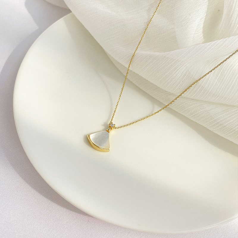 Free shipping designer Exquisite necklace suitable for party scenes wedding venues high-quality premium Minimalist black