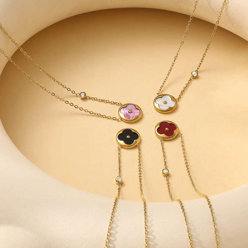 Four-Leaf Clover Mother-of-Pearl for Women, Versatile Design, Exquisite and High-End Lucky Clover, Light Luxury, Niche Style, Elegant Necklace