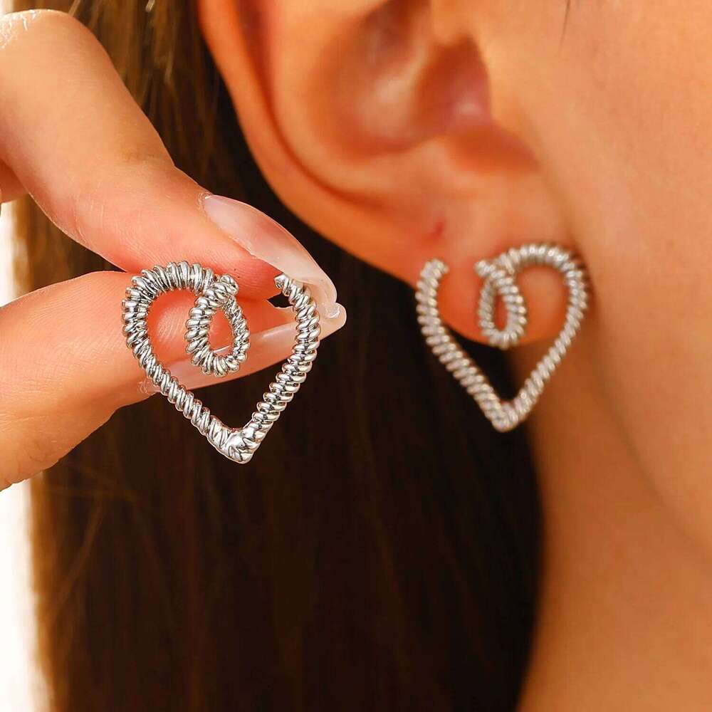 Fried Dough Twists Twisted Heart Twist Thread Light Luxury Retro Euro American Earrings 25H1226