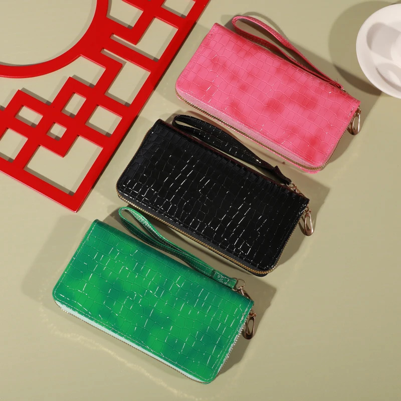 Classic Wallet Large Capacity Clutch Purse With Zipper Card Holder With 8 Slots And Multiple Compartments Elegant Hand Clutch 251225