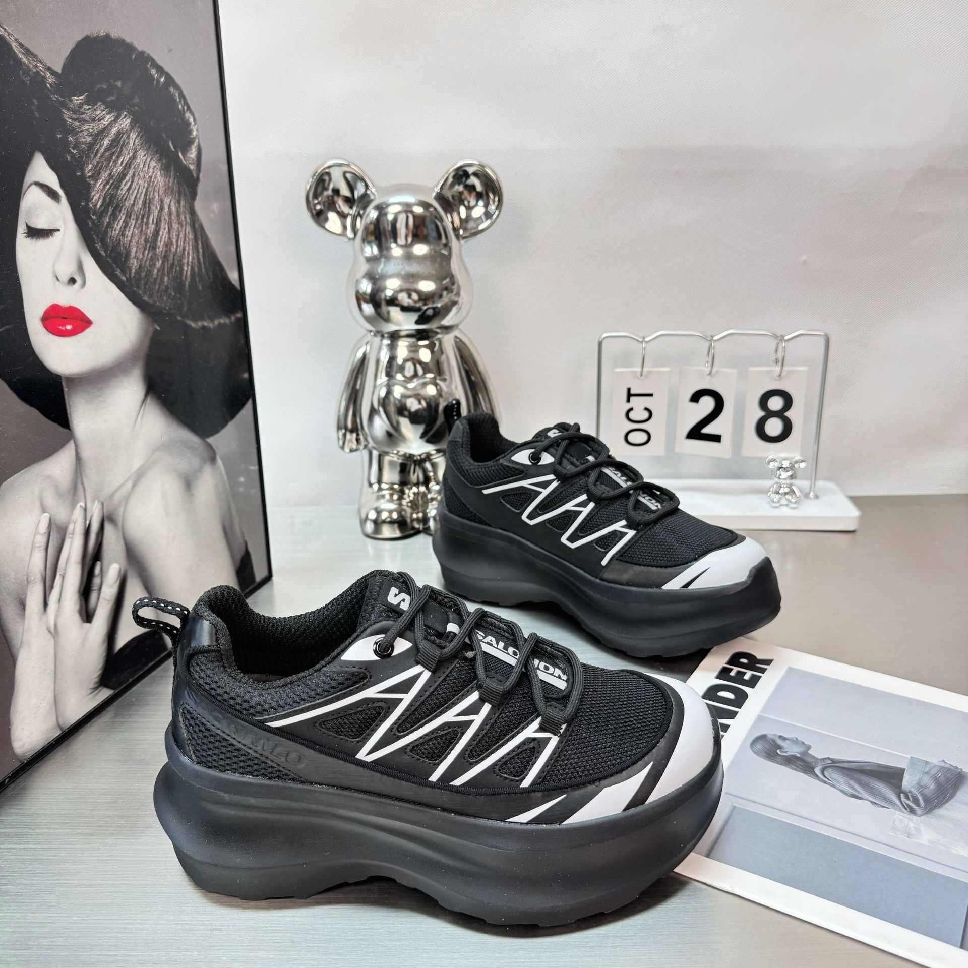 2025 Designer Fashion New Breathable Mesh Casual Women's Shoes Thick soled Tall White Sports Shoes