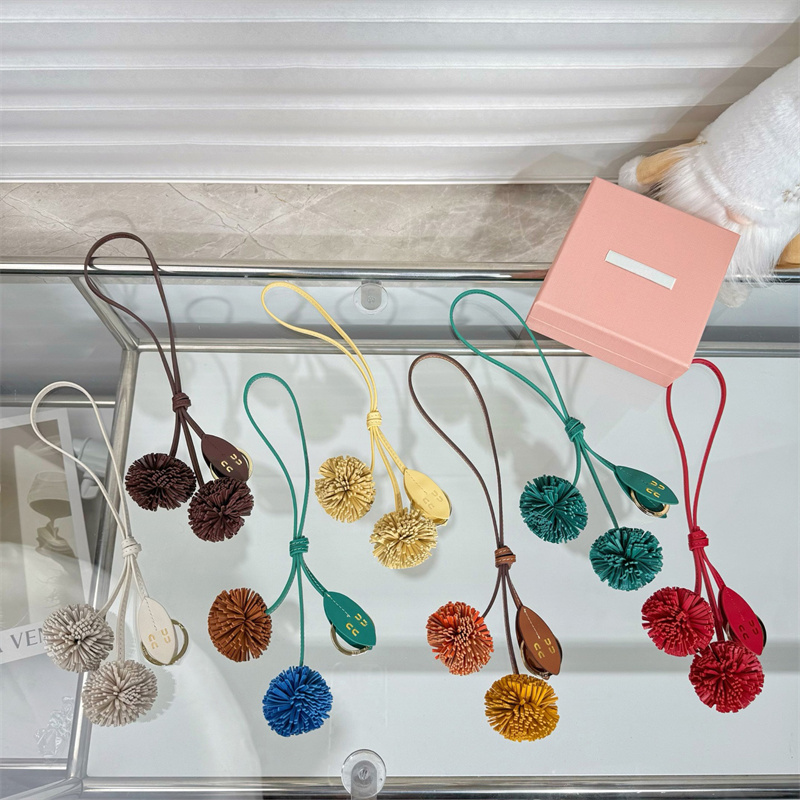 Designer Women Keychain Leather Ball Bag Charm Men Fashion Car Keychain Letter Bag Pendant