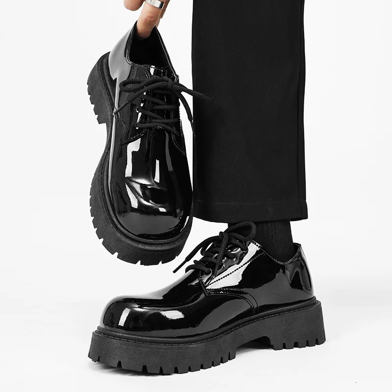 Mens British Style Leather Shoes Big Round Toe Anti-Slip Formal Casual Dress Shoes Comfortable Black Autumn Winter Fashion 251225