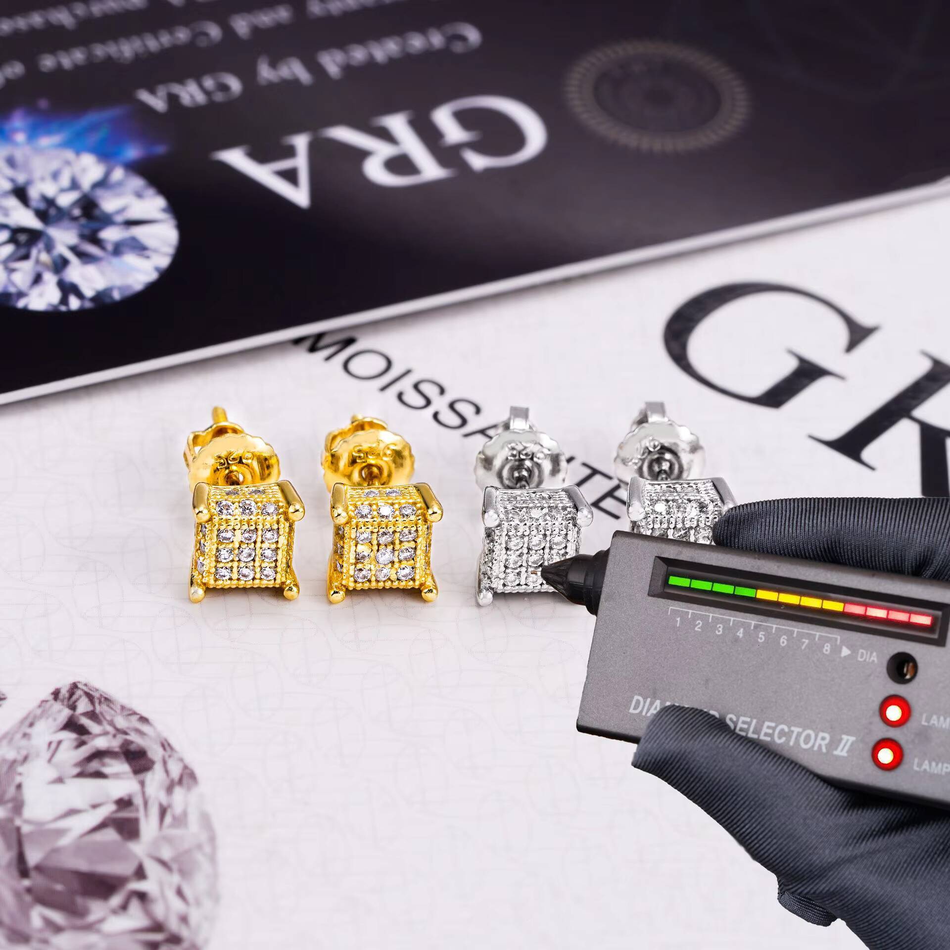Customize Classic Diamond VVS1 D Color Moissanite Earrings 925 Sterling Silver with 18k White Gold Wholesale at Factory Price