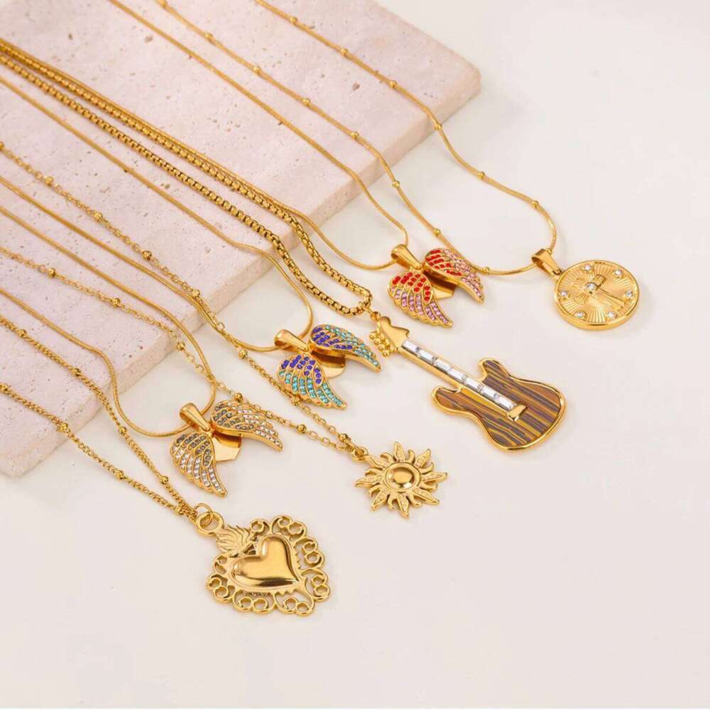 Vintage Colorful Angel's Wings Pendant Zircon Necklaces for Women Stainless Steel Chain Exquisite Love Heart Jewelry New Trend 25N1226