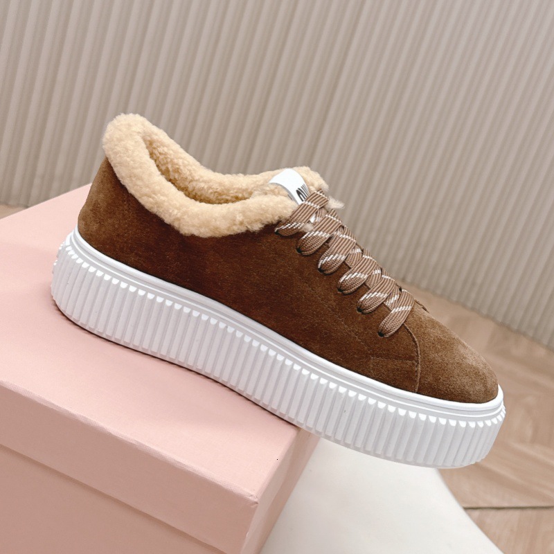 Winter 2025 thick soled height increasing sports shoes suede sheepskin warm cotton shoes casual women's shoes