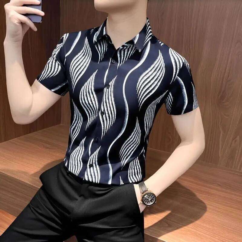 Handsome Men's Short-Sleeved Summer New Hawaiian Seaside Versatile Floral Shirt