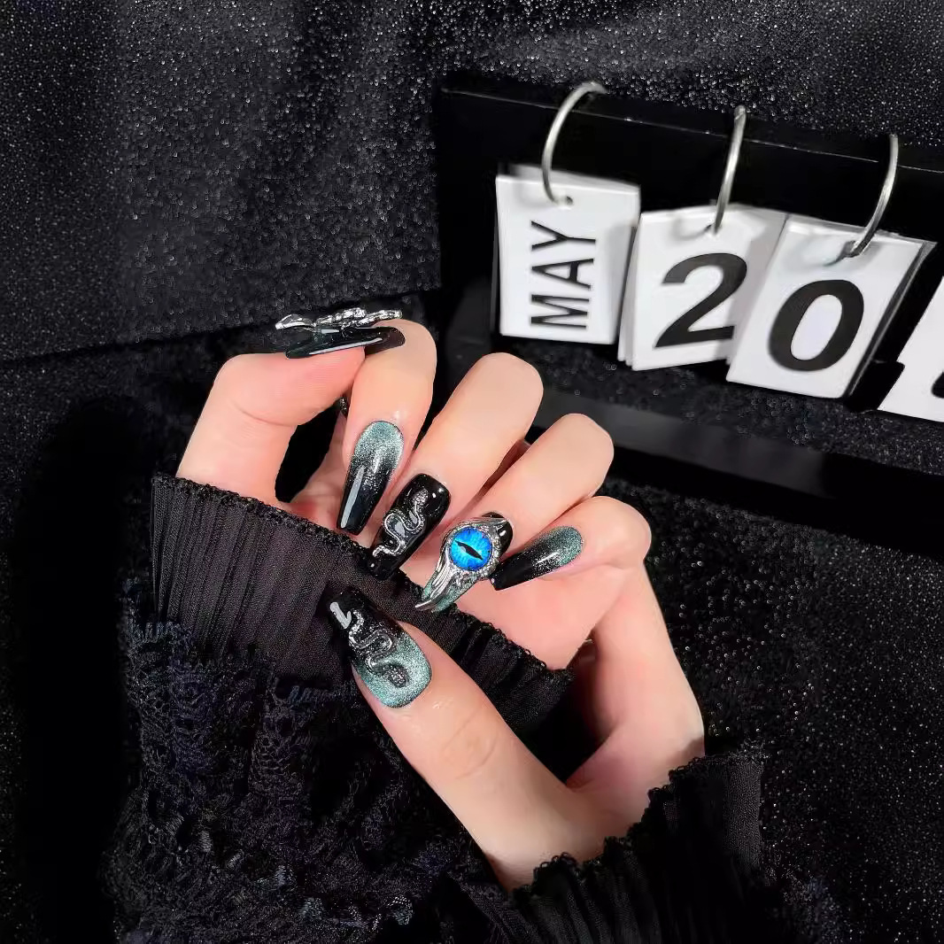 European and American heavy industry pure handmade wearable nails boutique nail patches finished products wholesale metal butterfly fake nails are rem