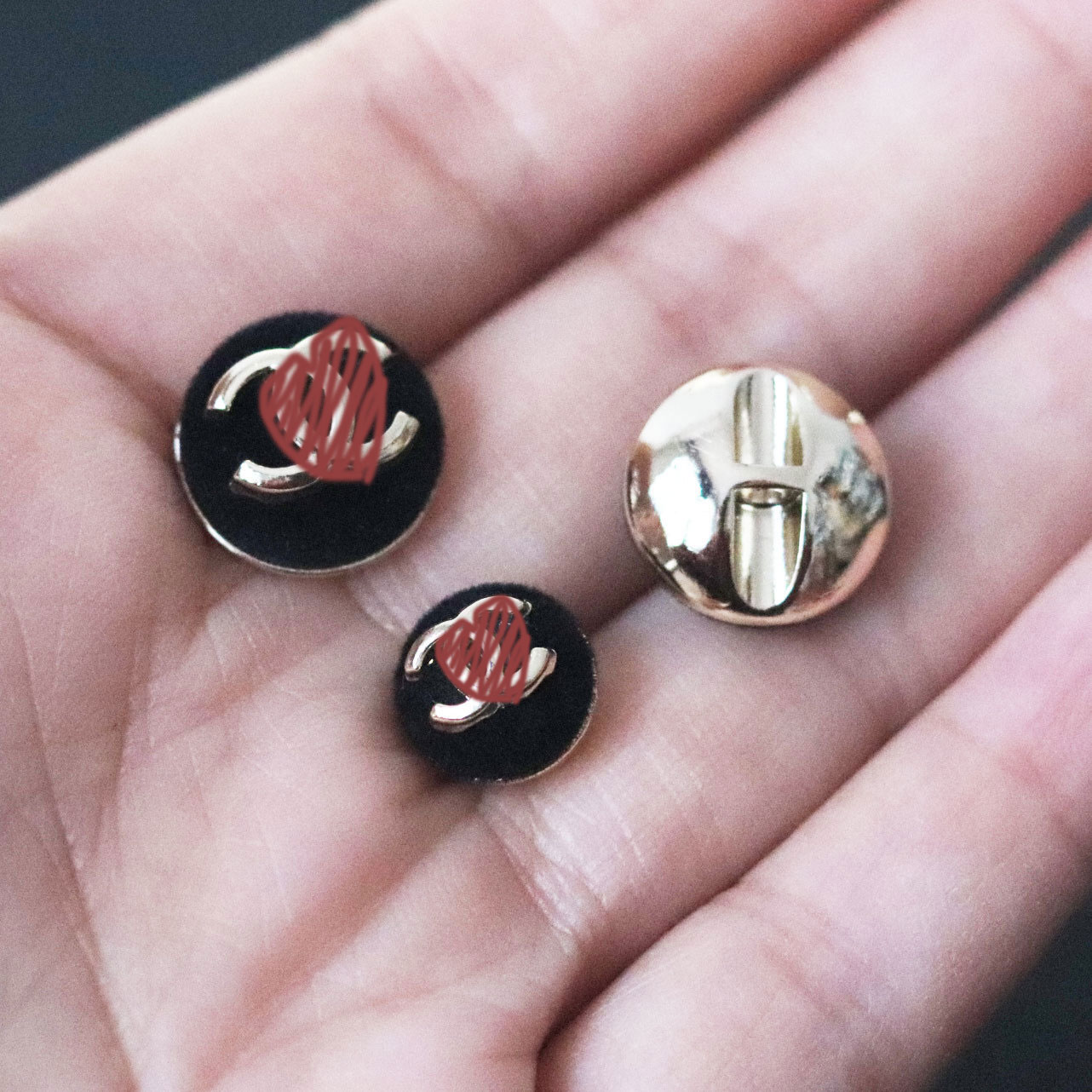 1pc 10mm 14mm C brand Golden button Luxury Desginer Sewing Buttons for Dress Cloth skirt Decorate DIY Crafts Supplies Classic L17