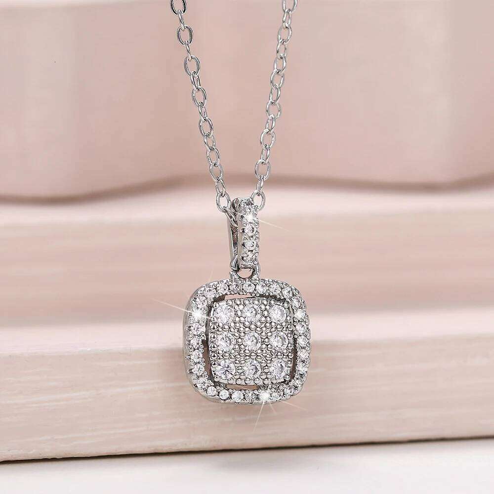 Huitan Heart/Moon/Circle/Bee Women Pendant Necklace Inlaid Shiny CZ Fresh Style Party Daily Versatile Accessories Chic Jewelry